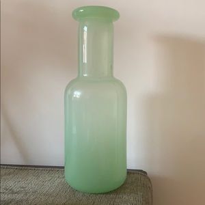 Pretty green vase